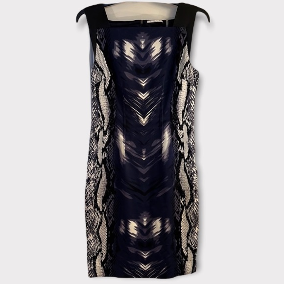 T Tahari Sexy Snake Skin Blue & White pattern sz 4 - Picture 2 of 8